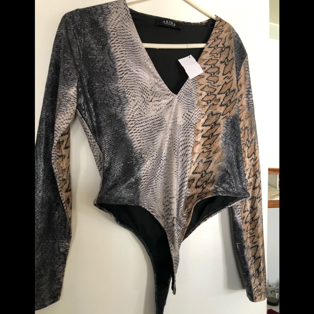 Akita - body suit